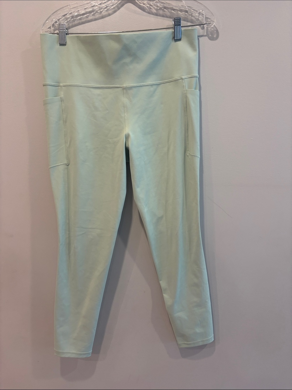 Athleta Mint Green High-Rise Leggings with Side Pockets waist 18 length 34